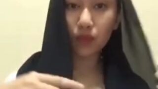 Video Viral Indonesia Top Global Trending 2025 Putri Anak Kos Gayanya Polos Tapi Bikin Bapak Kos Kaget